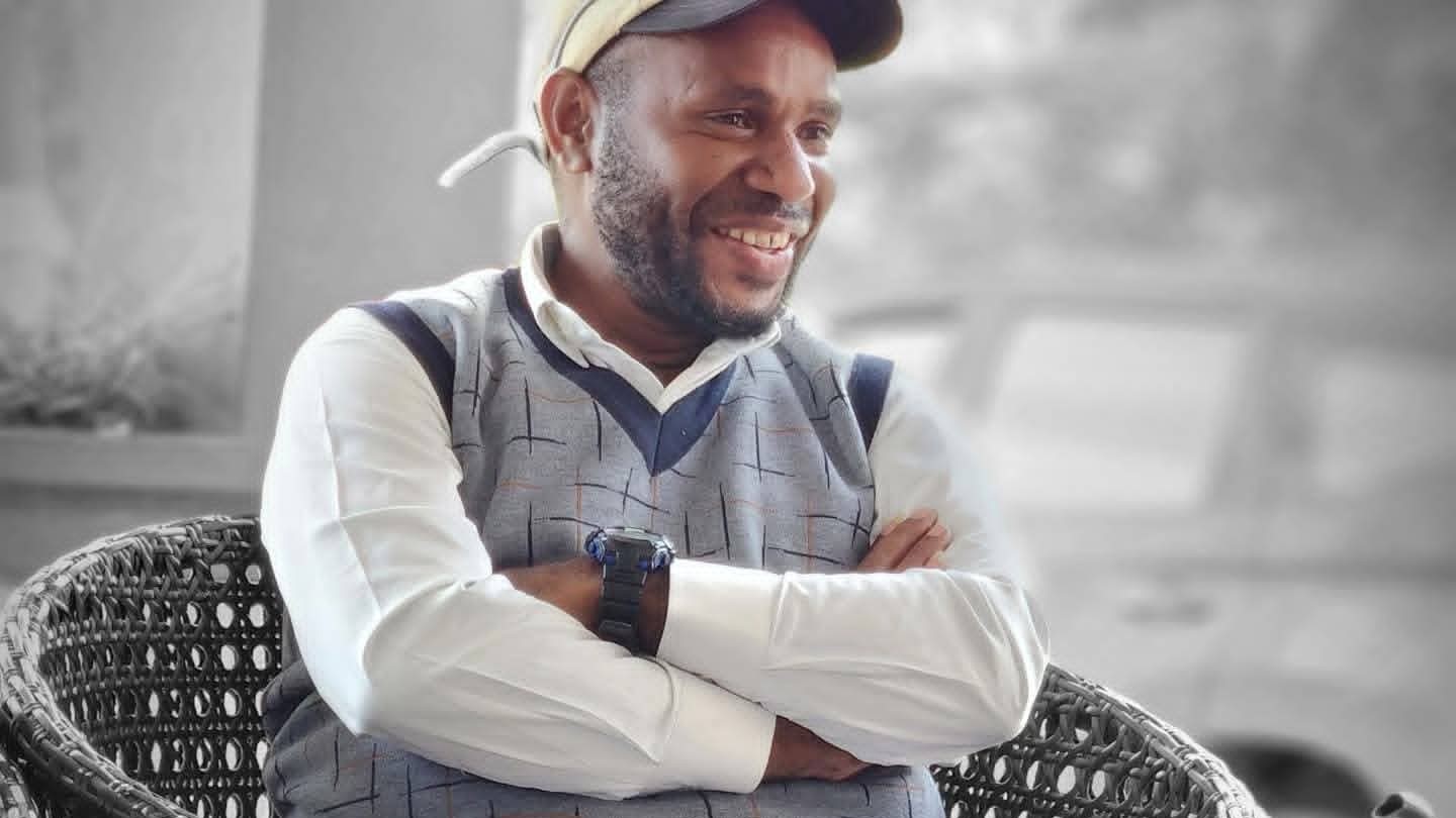 Guru Visioner yang Menyiapkan Generasi Sains Papua